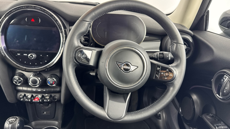 MINI Hatchback 1.5 Cooper Classic 3dr Petrol Hatchback